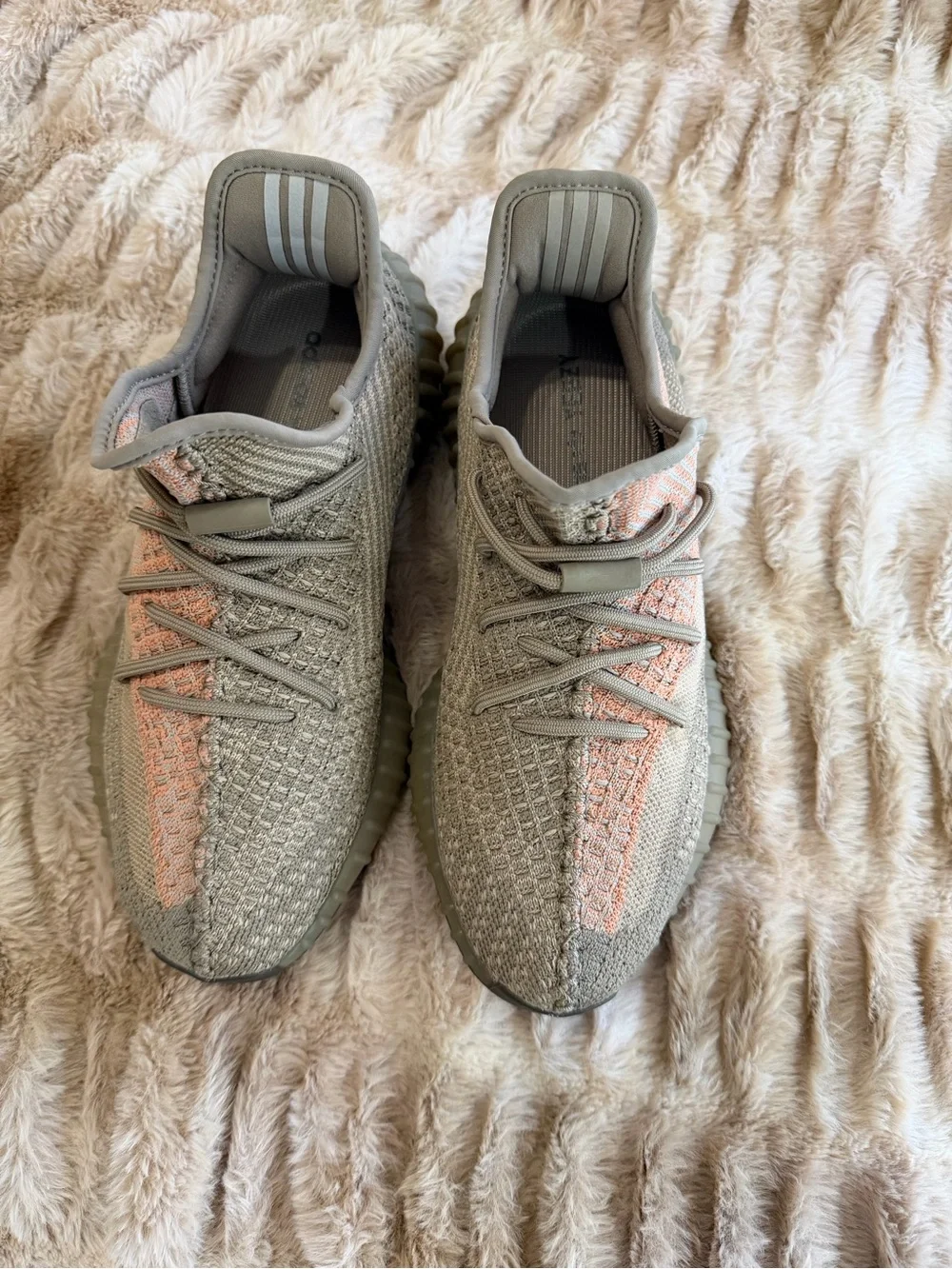 adidas Yeezy Boost 350 V2 